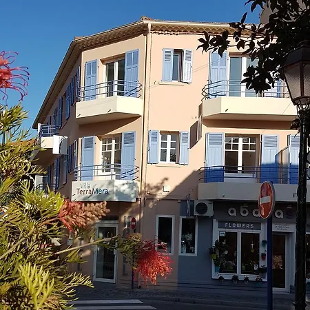 塔拉米拉别墅酒店